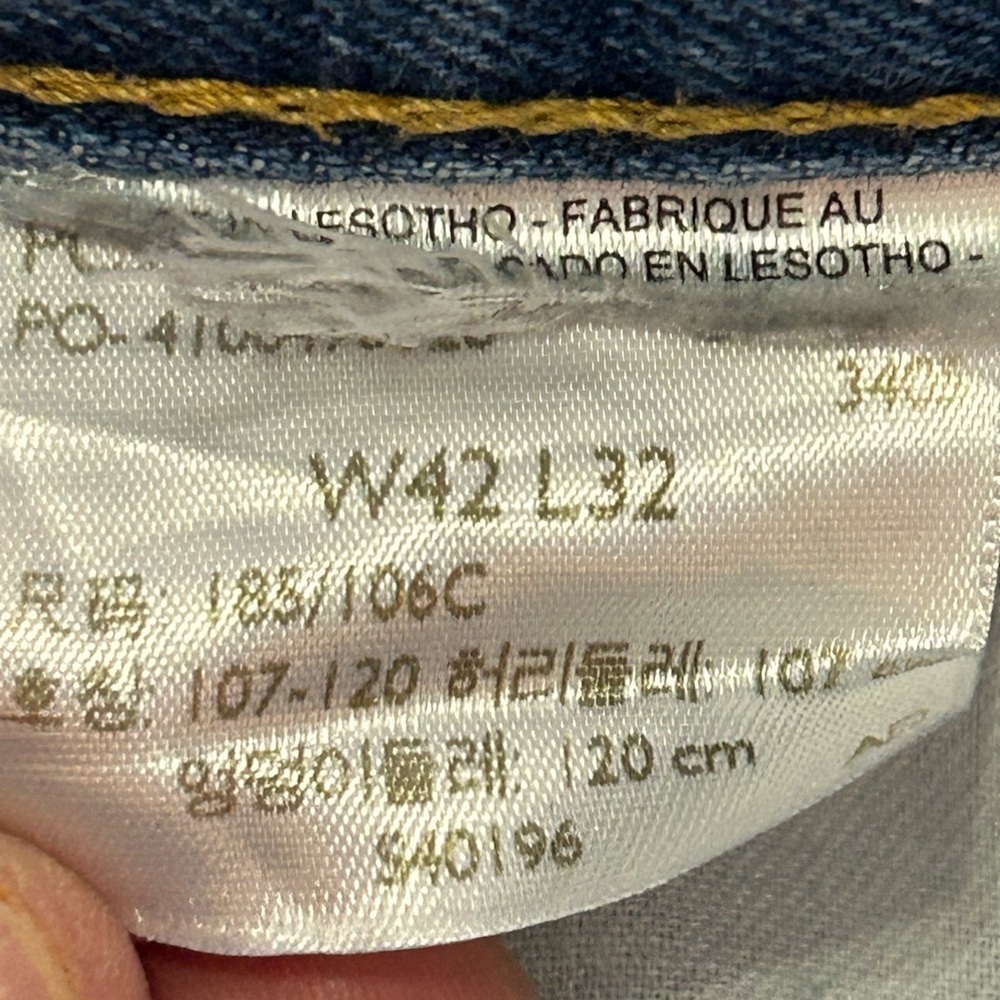 Levi’s 505 Men’s 42x32 Regular Fit Medium Wash Jeans - Picture 6 of 10